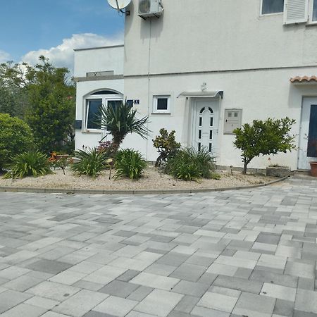 Apartment Lucia Пунат Екстер'єр фото